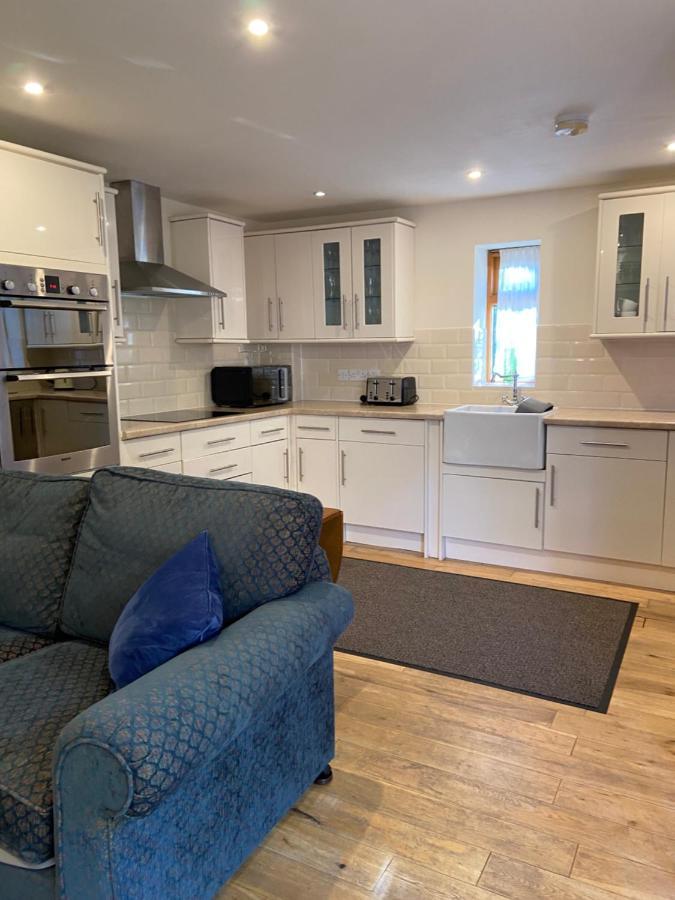 Ralph'S Barn Villa Newport  Luaran gambar