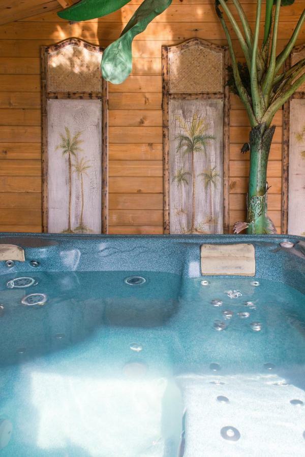 Ralph'S Barn Villa Newport  Luaran gambar