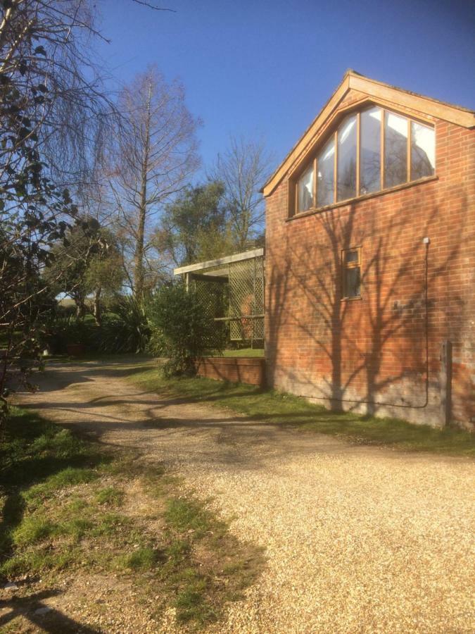 Ralph'S Barn Villa Newport  Luaran gambar