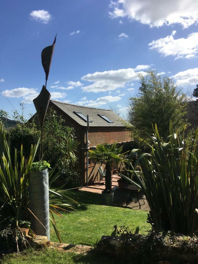Ralph'S Barn Villa Newport  Luaran gambar