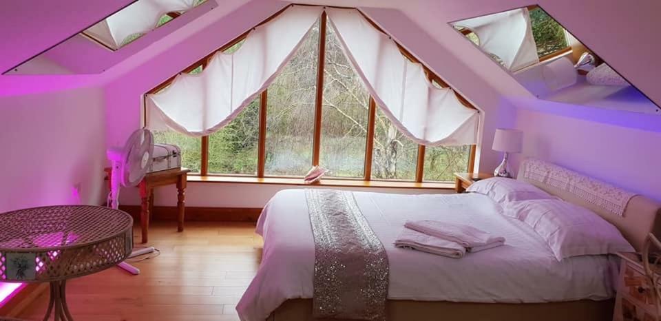 Ralph'S Barn Villa Newport  Luaran gambar